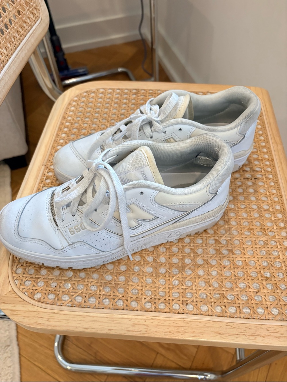 White New Balance Sneakers - 440